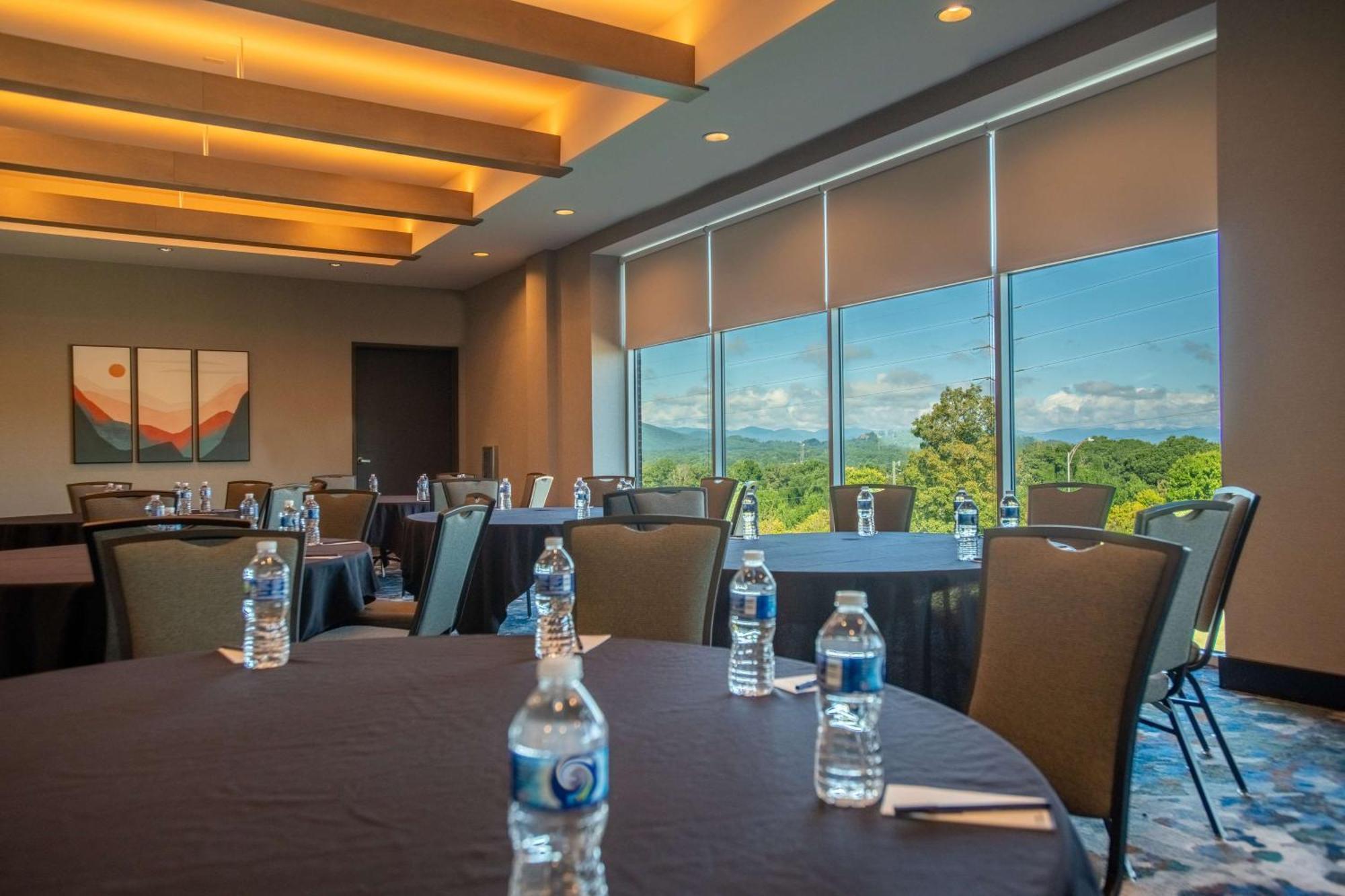 Doubletree By Hilton Asheville Downtown Buitenkant foto